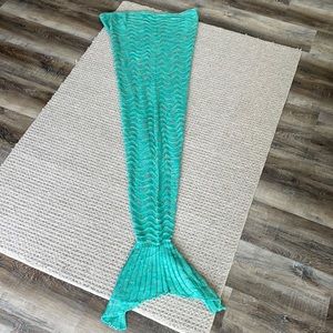 Mermaid throw blanket NWOT & bag
